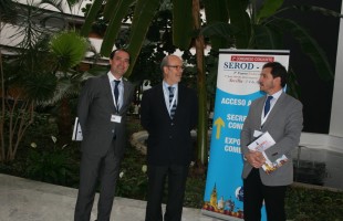 Los Dres Muela, Montilla y Ribera el dia de la inauguración del congreso nacional Serod-aea 2014 organizado por ellos en Sevilla.