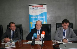 Rueda de prensa de los Dres Muela, Ribera y Montilla en congreso Serod-aea Sevilla 2014.
