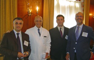 Los Dres Muela y Montilla con el Dr Ranawat en Nueva York